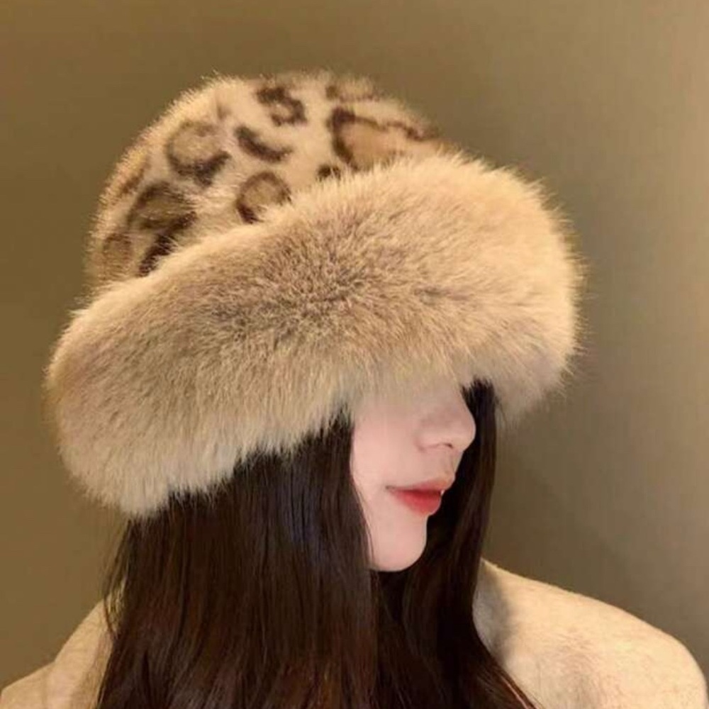 Leopard Print Faux Fur Hat